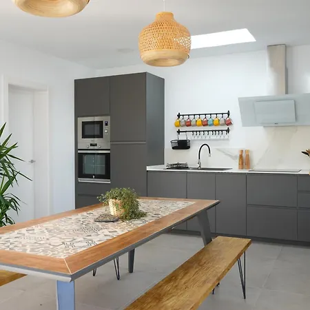 Villa Renovated Mahalo With Swimming Pool & Tennis Court Tias