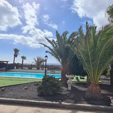 Villa Renovated Mahalo With Swimming Pool & Tennis Court